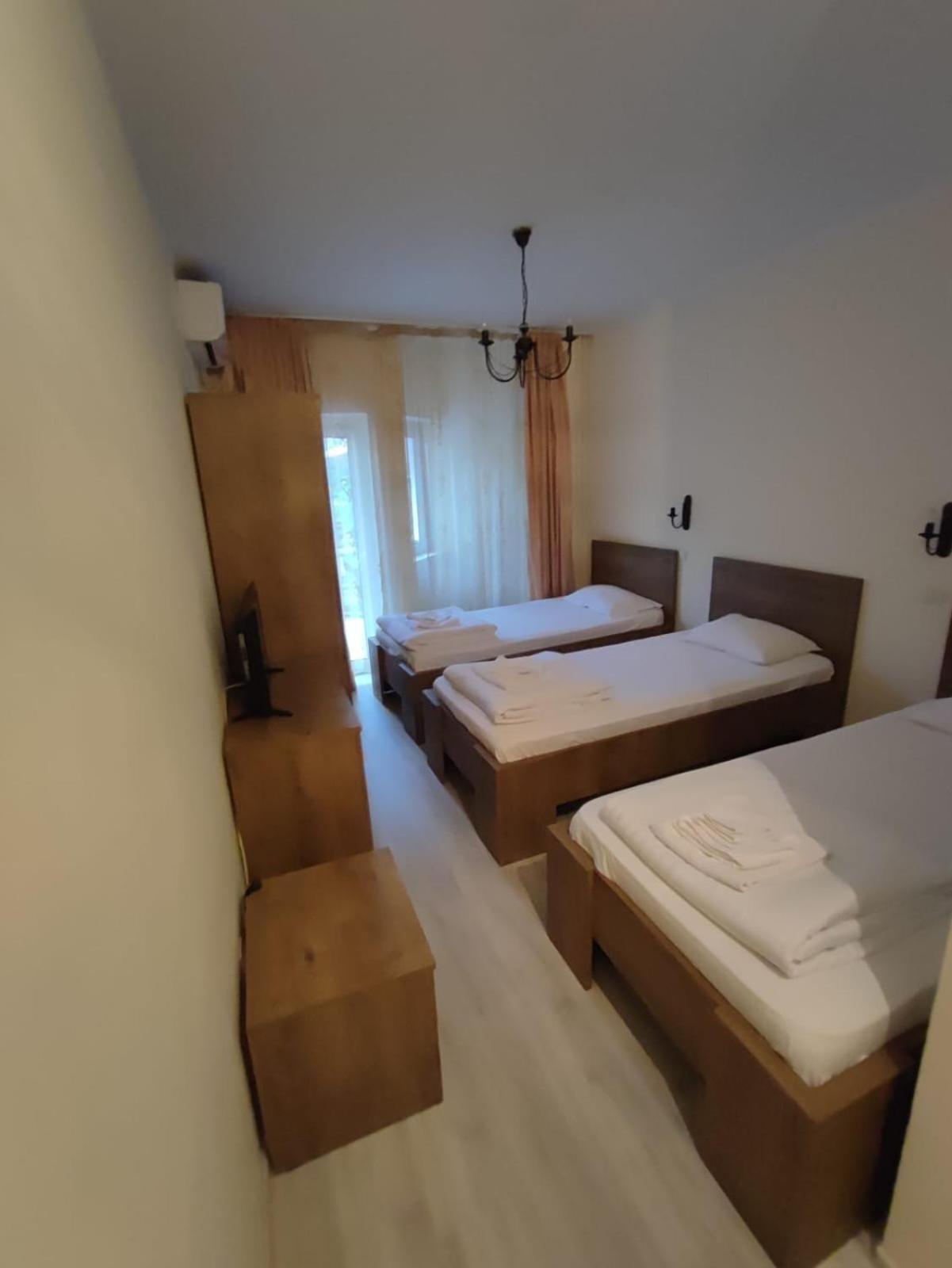 Pensiunea Paradis เบยเล เฮร์คูลาเน ภายนอก รูปภาพ